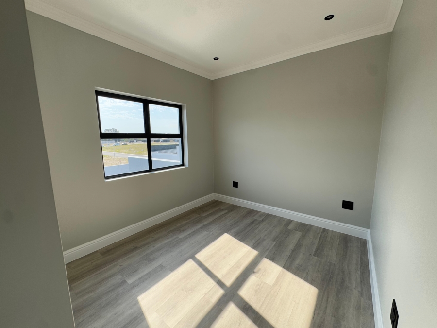 To Let 4 Bedroom Property for Rent in Sandown Estate Western Cape
